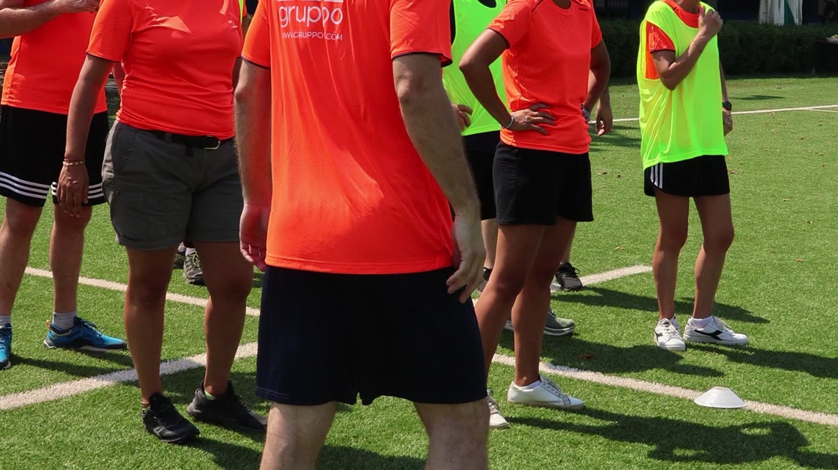 Team building in campo al centro sportivo Valsugana